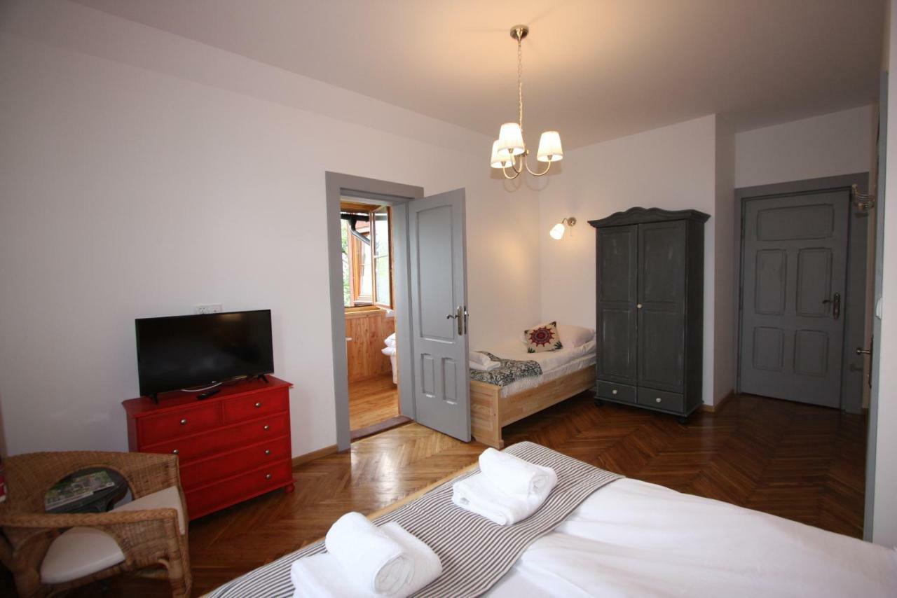 Villaer Ubocz *